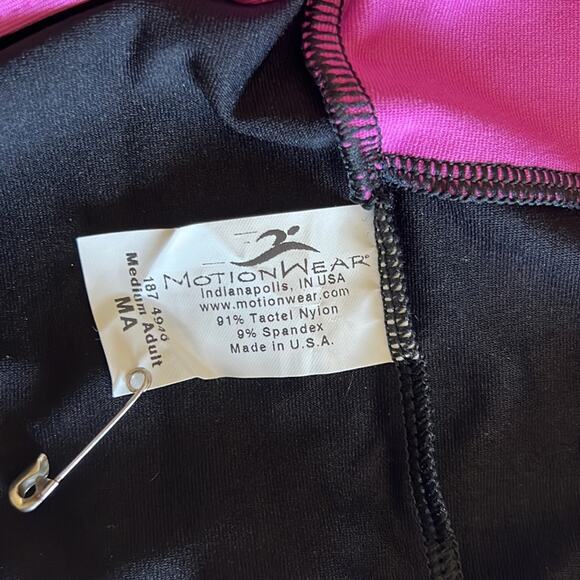 Motionwear Size M adult Black and Raspberry Laser cut Dance Top Sport Athletic - Picture 7 of 9